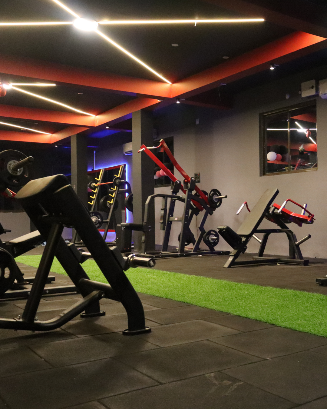 Livefit gym training environment